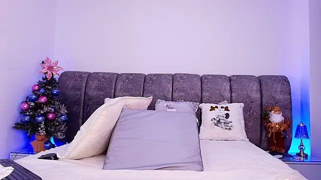 naia_blessed's cam snapshot