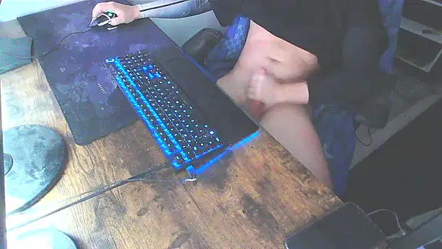 WouldLovetoFuckYou666's cam snapshot