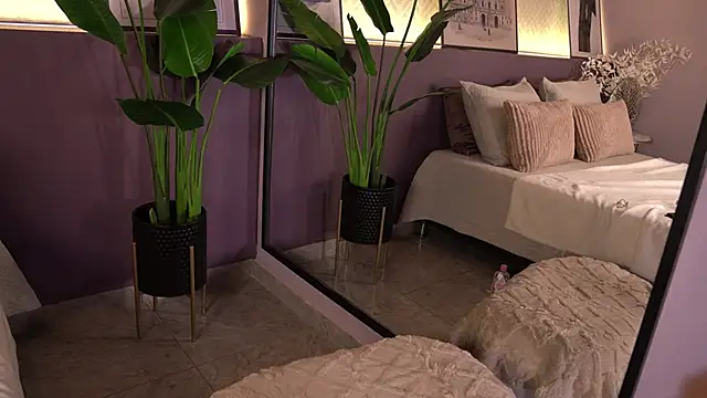 ElleDiane live sex cam