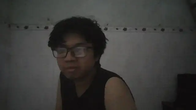 yours_c's cam snapshot