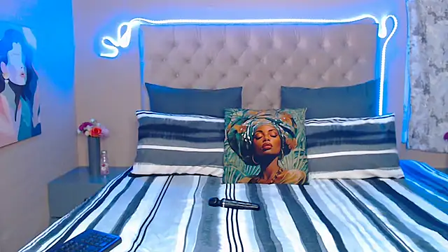 NikkyDangerr live sex cam