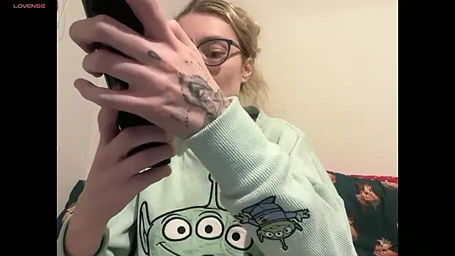 harleyblair's cam snapshot