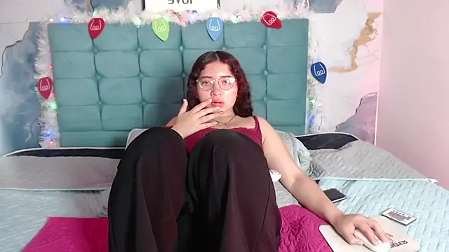 ZoeSinclair_5's cam snapshot