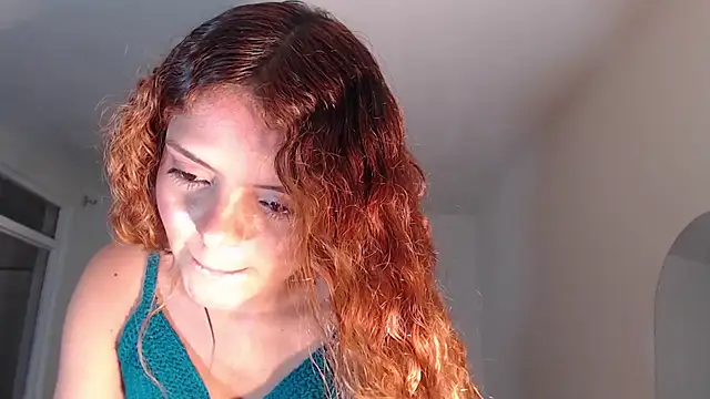 ValienteGirl_'s cam snapshot