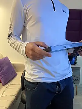 AdrianRinaldi live sex cam