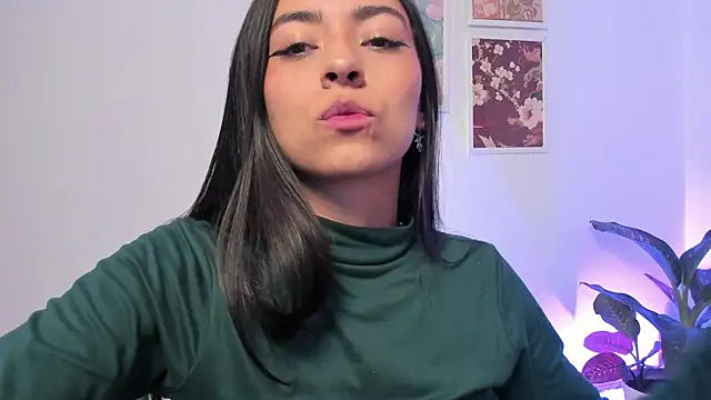 canelleGarces's cam snapshot