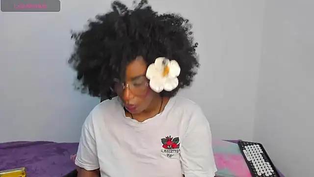 Brandy_brown_'s cam snapshot