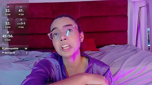 sara_saenz99 live sex cam