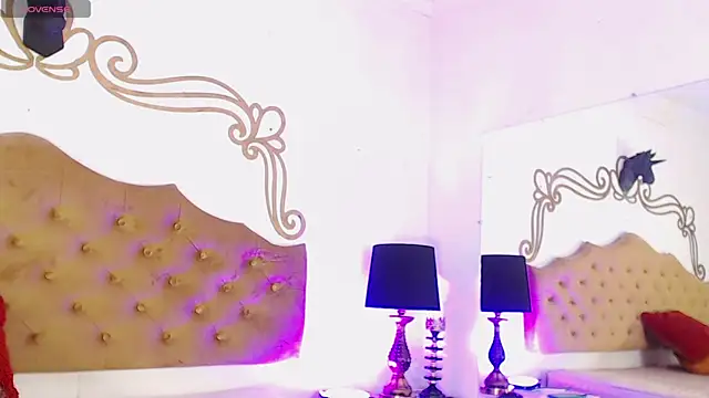 Adara_Ferrara live sex cam