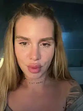 EmiliaCatalina live sex cam