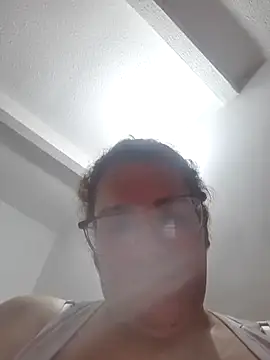 karlythoth@xh's cam snapshot