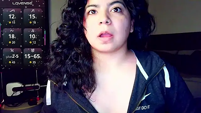 kimmiakiss22's cam snapshot