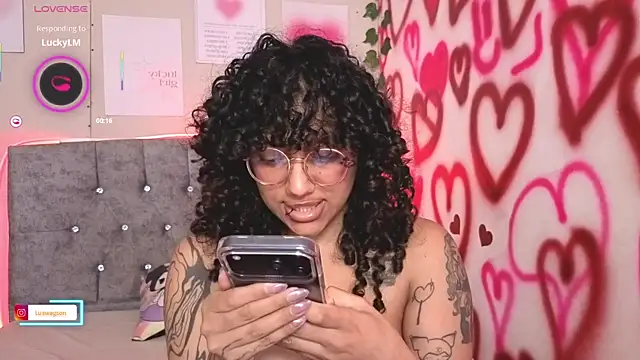 LuckySwagson live sex cam