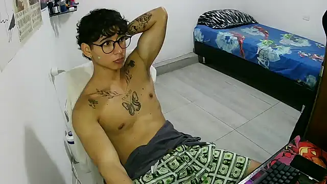 Dillom420 live sex cam