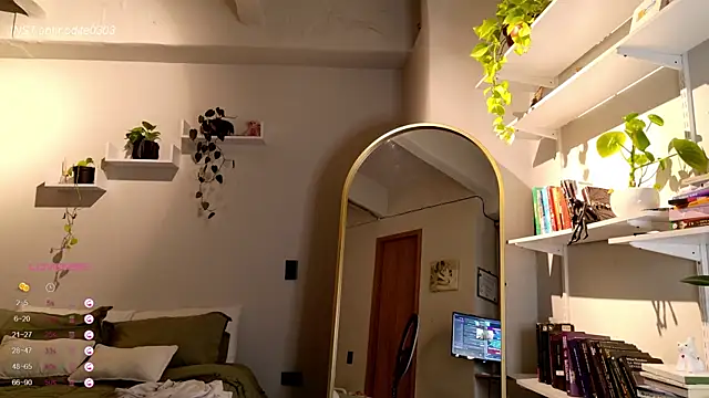 Nikol-JE live sex cam