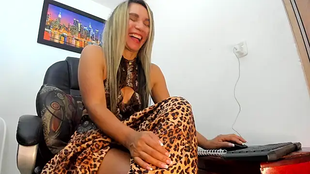 Ms_lunaRose's cam snapshot