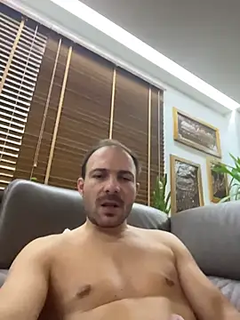Adventurehotman live sex cam