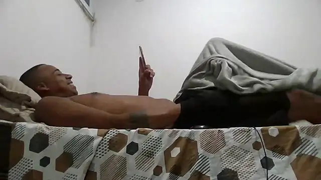 JUNINHOLEKEJR's cam snapshot