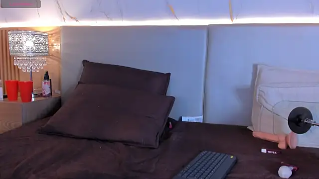 april_grey11's cam snapshot