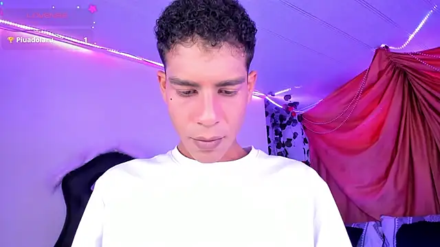 Ethan_Boyy live sex cam
