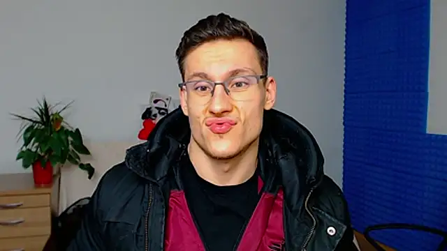 ZeinMiracles's cam snapshot