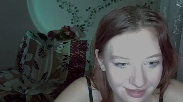 Lily_Ember's cam snapshot