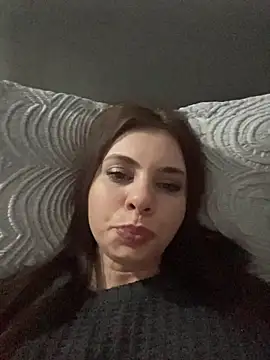 CurlyLara live sex cam