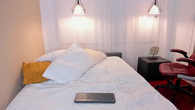 MiaRosy_ValentinoRussel live sex cam