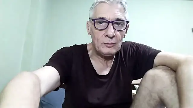 BIGUNCUTHARDCOCK live sex cam