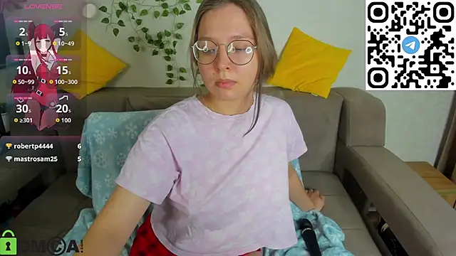 Nuura_Moore's cam snapshot