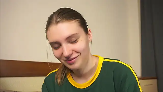 RoslynArcuo's cam snapshot