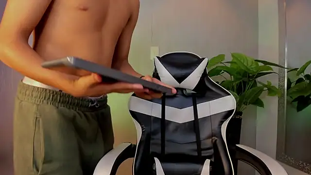 Isaac_Collins_ live sex cam