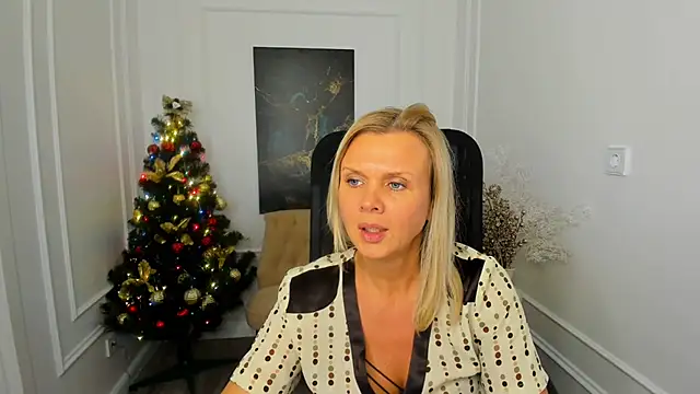 AgathaKlouin live sex cam