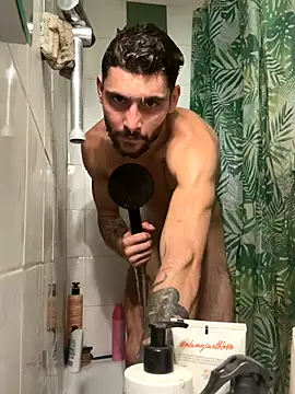 Hugo34bg live sex cam