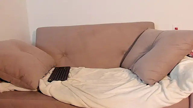 marie_pourtoii's cam snapshot