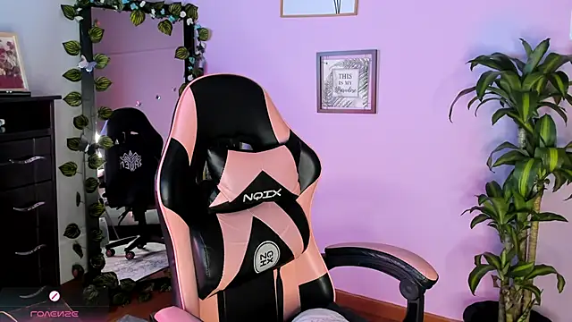 Kenia_tompson01's cam snapshot