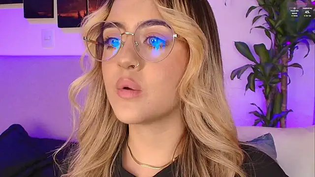 MaryMoon_'s cam snapshot