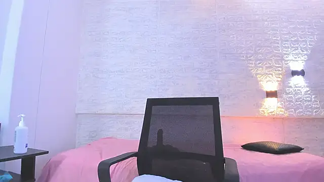 millie_brown21 live sex cam