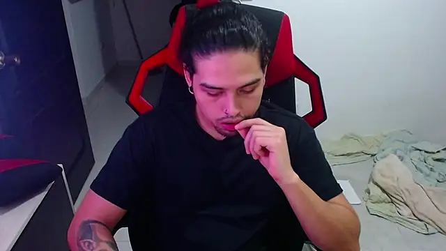 LiamRidesr's cam snapshot