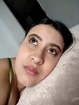 mialorents's cam snapshot