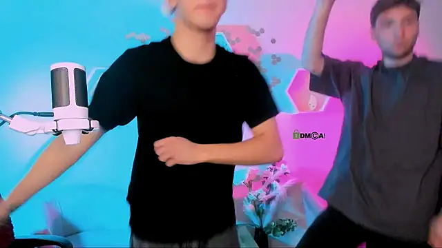 travis_wolf_'s cam snapshot