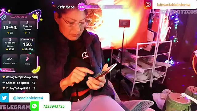 LaInsaciableIntensa live sex cam