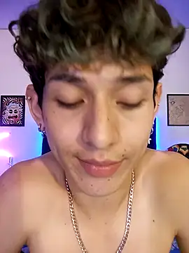 Yorsamm_and_friends's cam snapshot