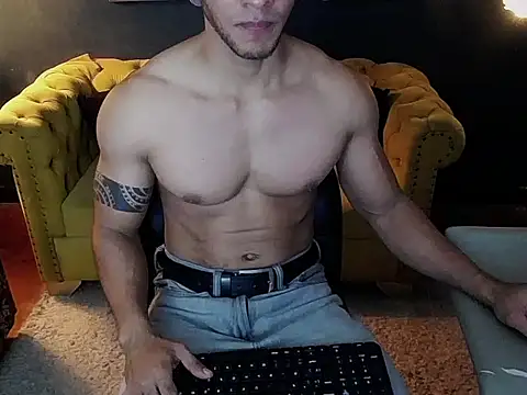 tayler_luke's cam snapshot