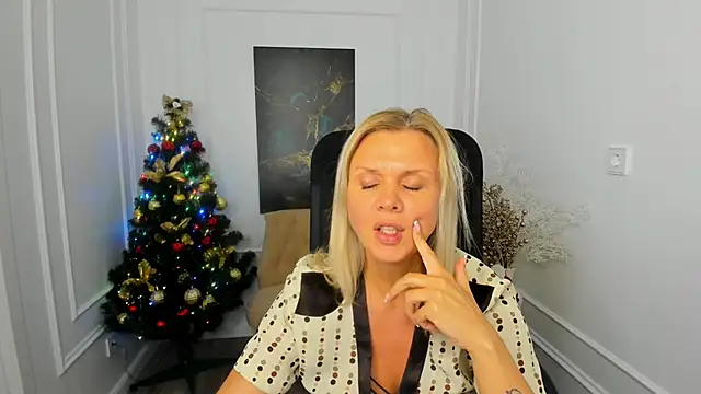 AgathaKlouin's cam snapshot