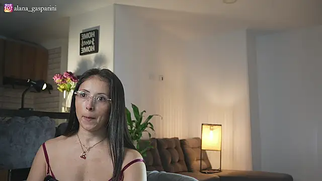 alana_gasparini's cam snapshot