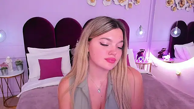 ZaraBloom's cam snapshot