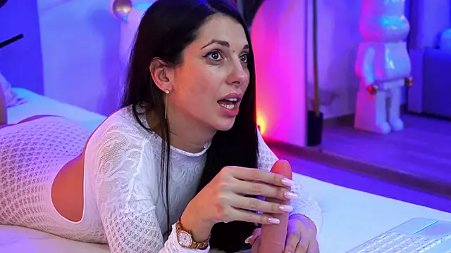 EllyLynn's cam snapshot