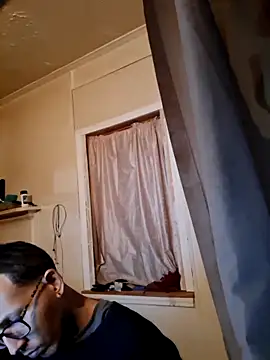 ThrowedWorldWide's cam snapshot