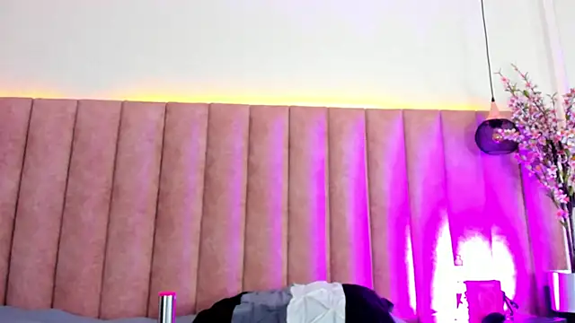 BrunnaMoore_'s cam snapshot